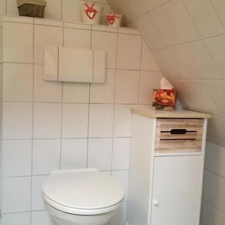Reetdachhaus Fuer Erholsamen Familienurlaub Nyaraló *
